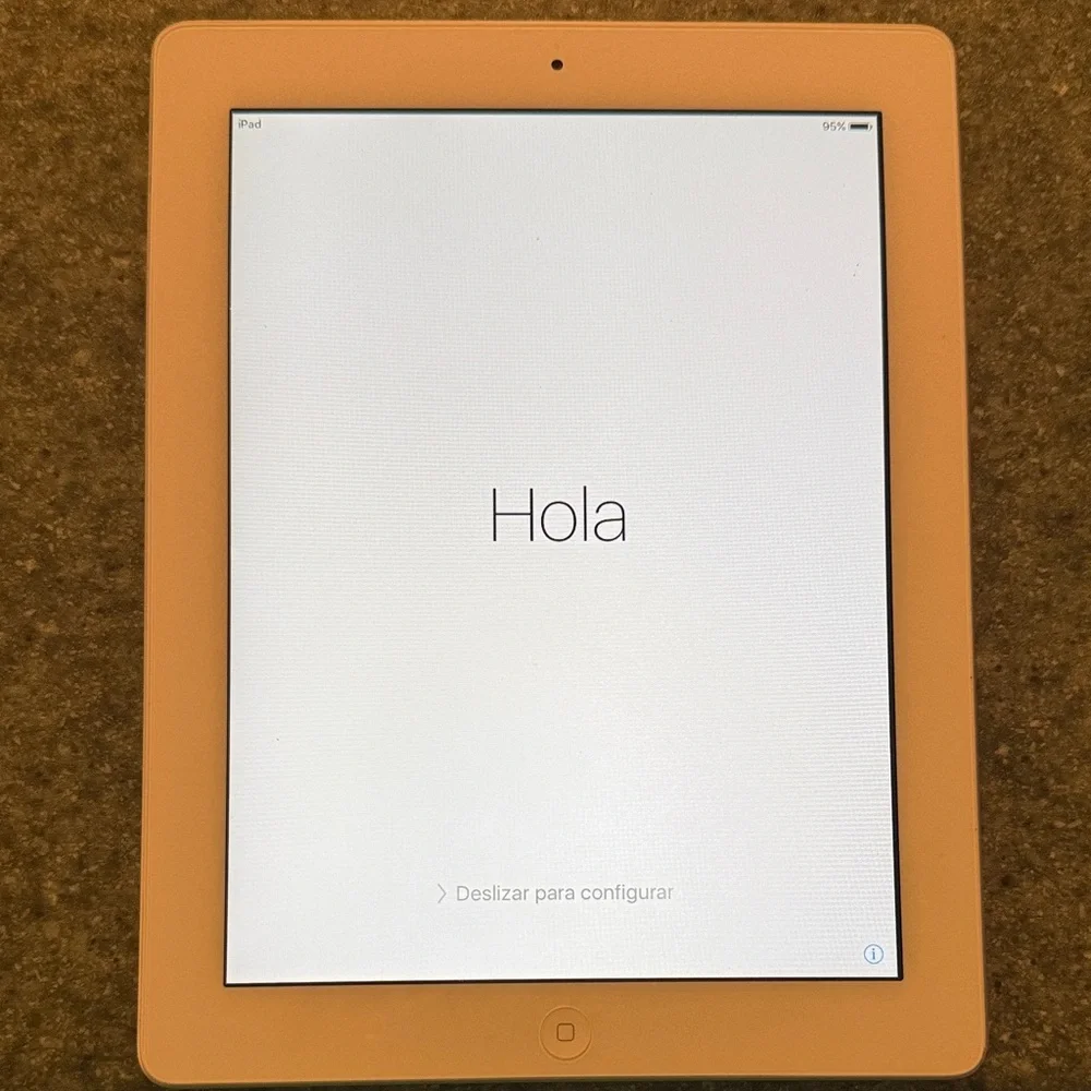 Apple iPad in White with White Bezel